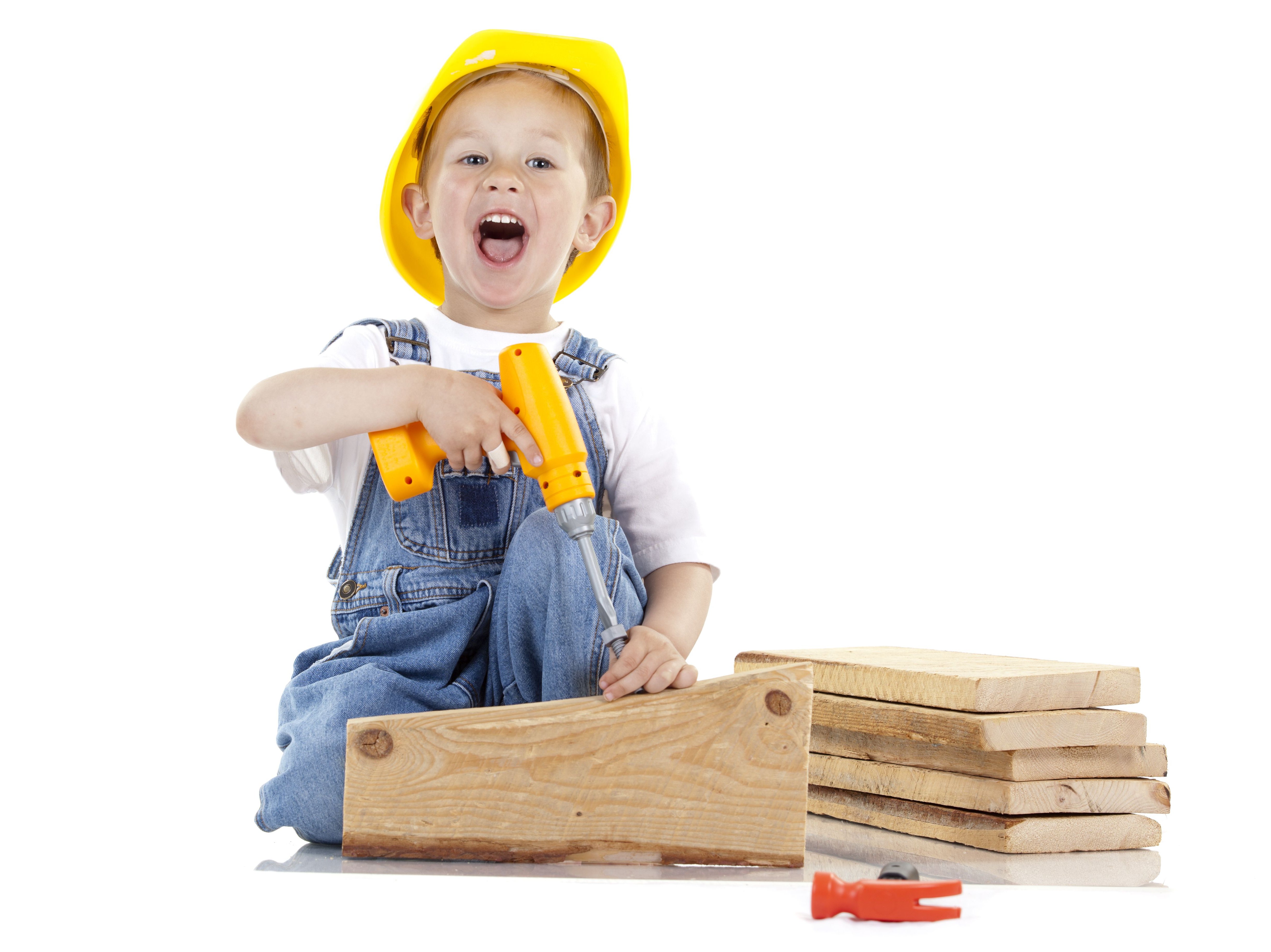 Kind auf Baustelle